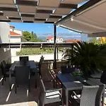 Karina Apartman Supetar