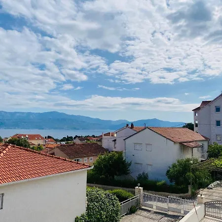 Karina Appartement Supetar